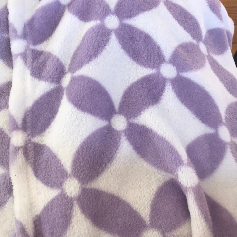 A baby’s blanket I Barley used it, enjoy